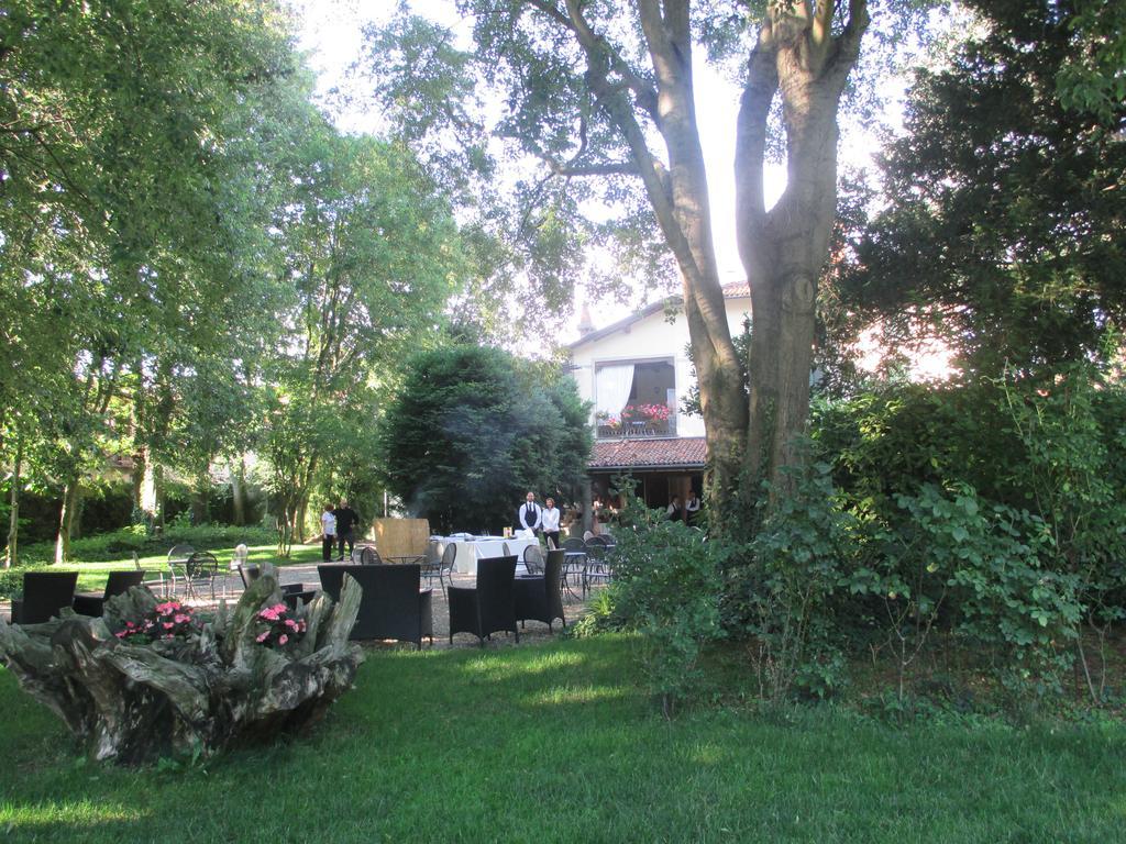 Villa Cantoni Gropello Cairoli ภายนอก รูปภาพ